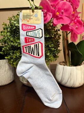 Silly hilarious women’s crew socks ‘Dam I Love This Town’. NWT